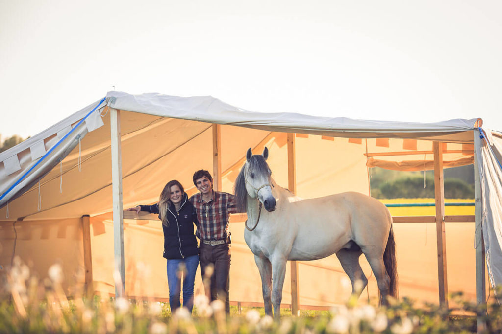 Equilumina-Zelten-mit-Pferd (6)